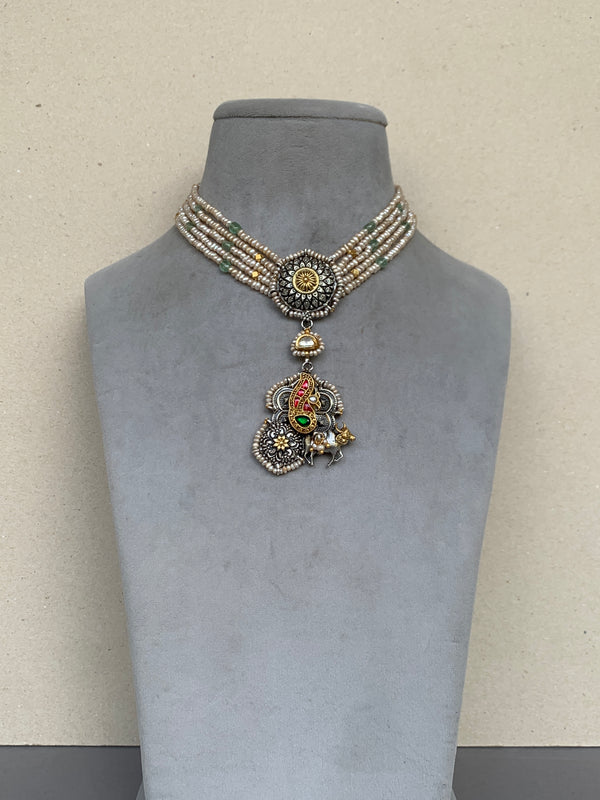 FS125  Maahru Silver Necklace
