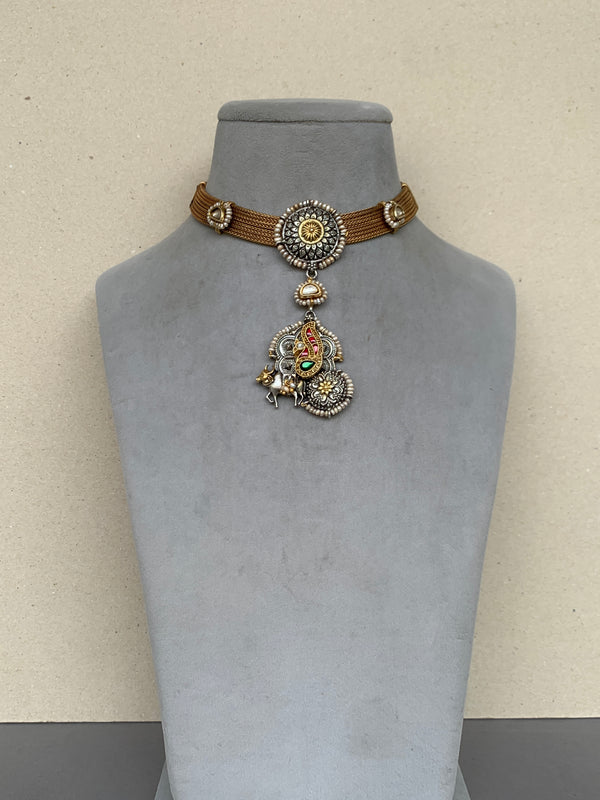 FS127  Maahru Silver Necklace