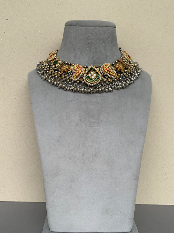 FS98  Maahru Silver Necklace