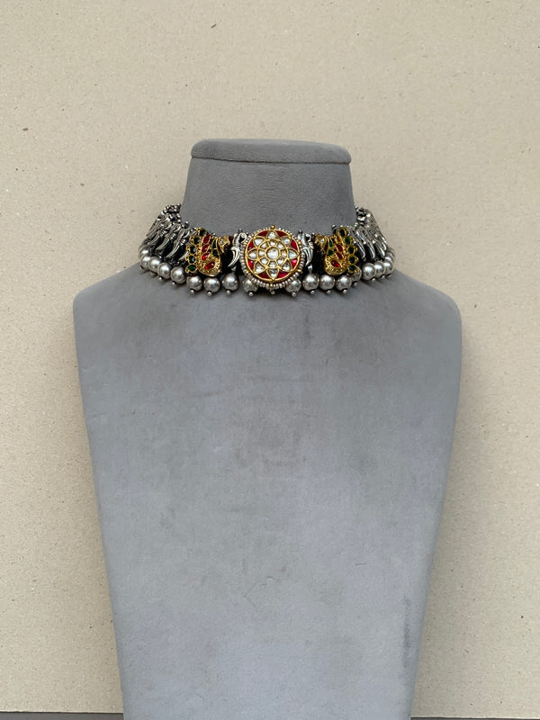FS145  Maahru Silver Necklace