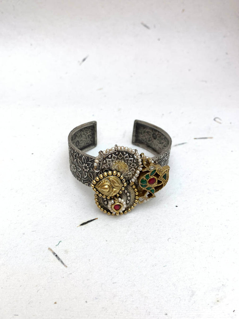 JB946  Maahru Silver Bracelets