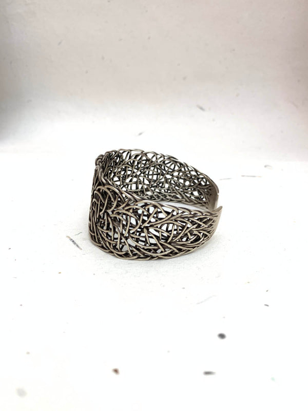 JB1023  Maahru Silver Bracelets