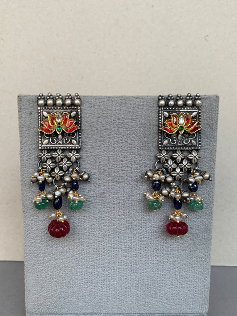 E1886 Maahru Silver Earrings