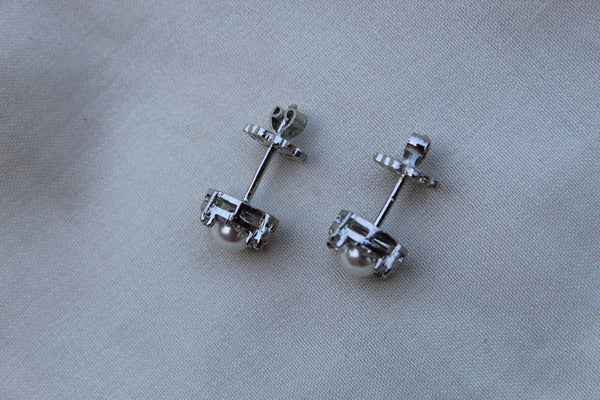 CL805 Diamond Earrings (92.5 silver)