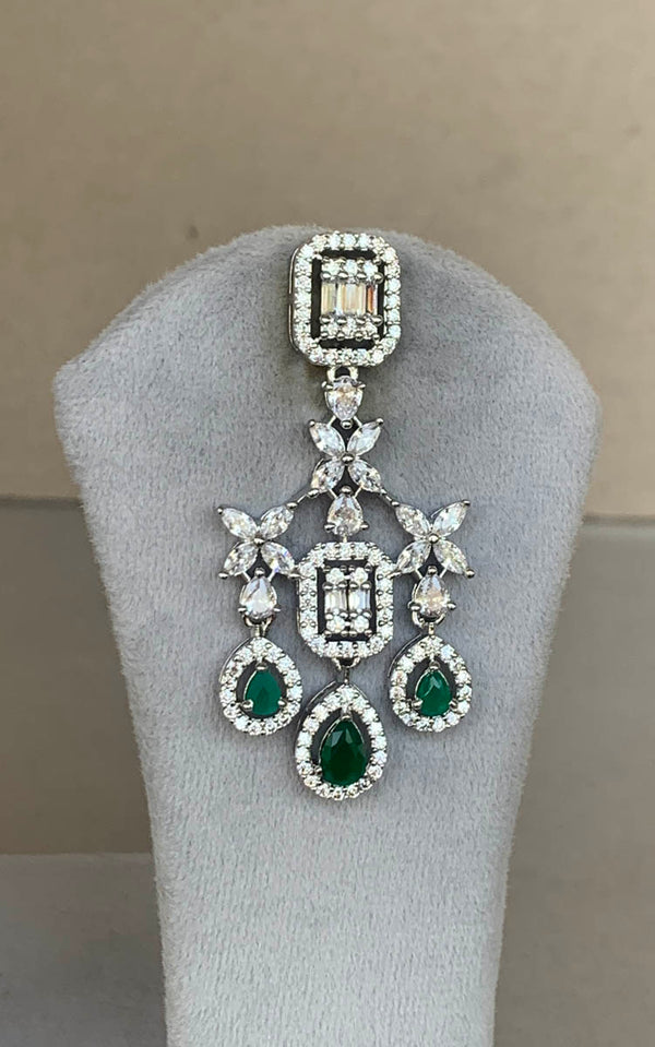 DN452 Emerald Diamond Set