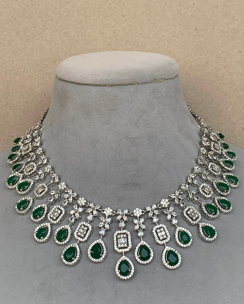 DN452 Emerald Diamond Set