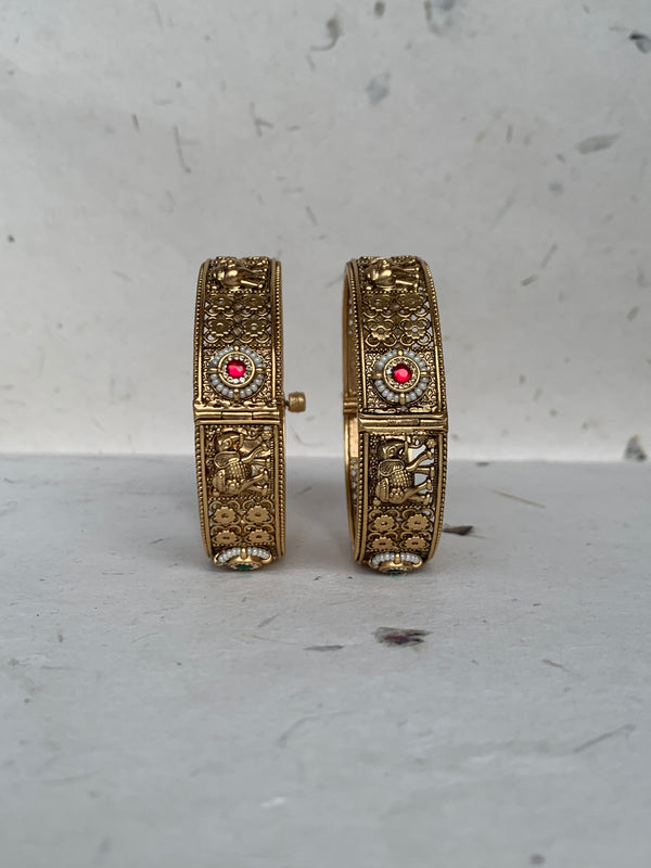 RM290 Antique Jadau Bangle