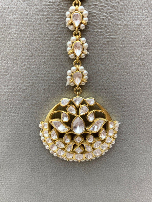 UA242  Moissanite Mangtika
