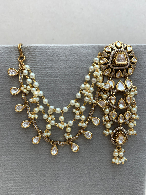 EE938 Indo Western Earrings
