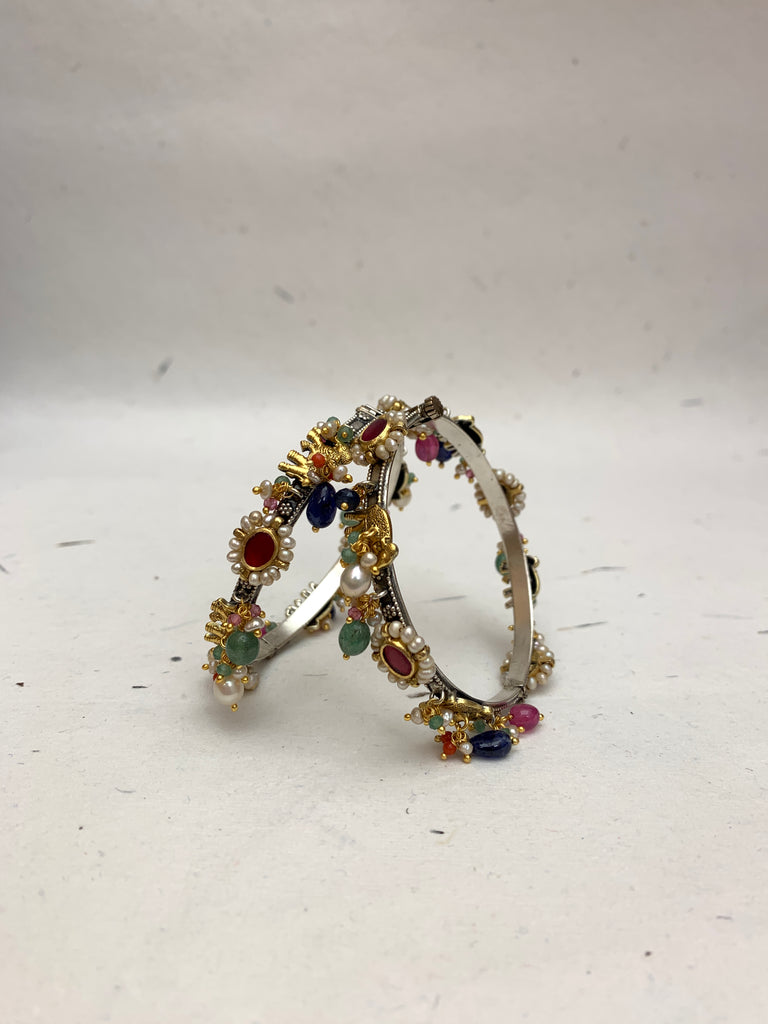 JB960 Maahru Antique Pair of Bangles