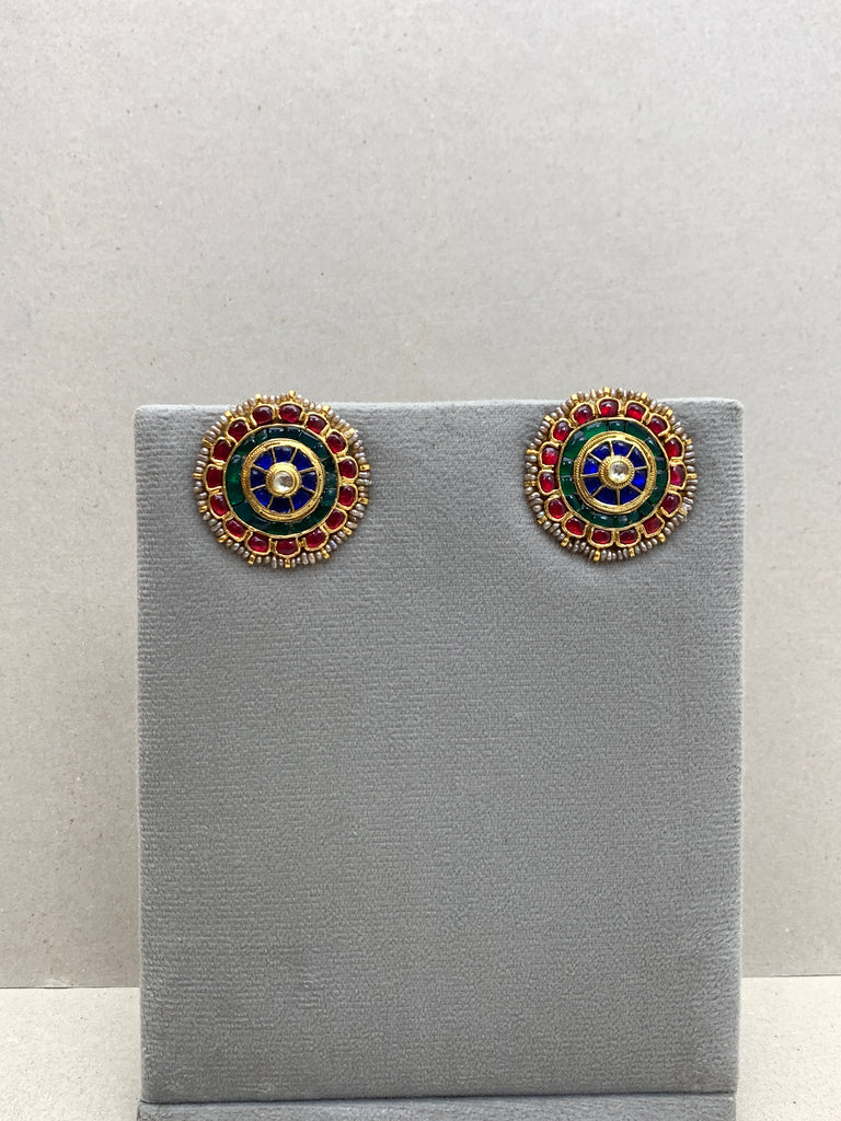 VE12 Heritage Antique Studs