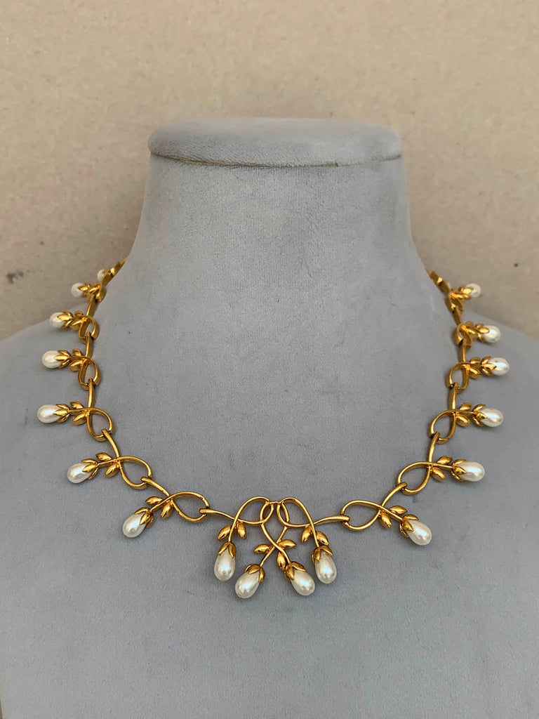 BN044 Pearl Necklace