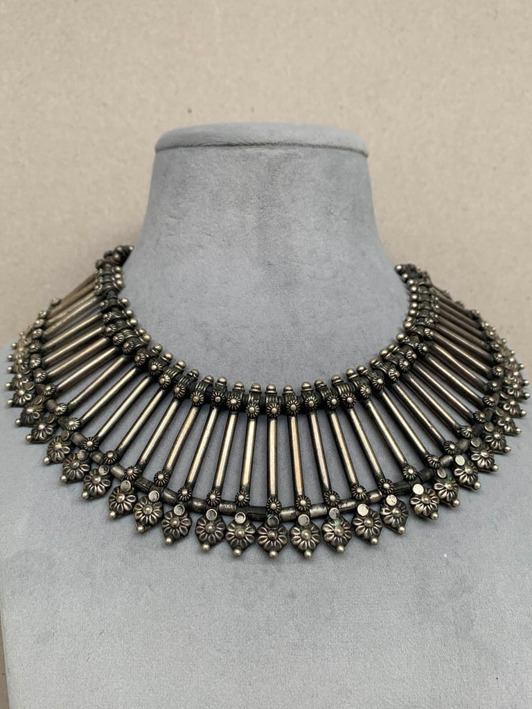 S1027  Maahru Silver Necklace