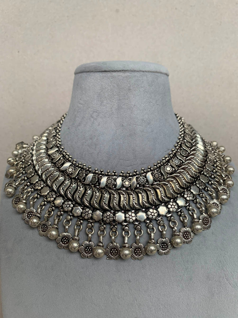 S1026  Maahru Silver Necklace