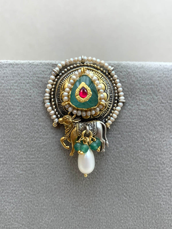 FE10  Maahru Silver Earrings
