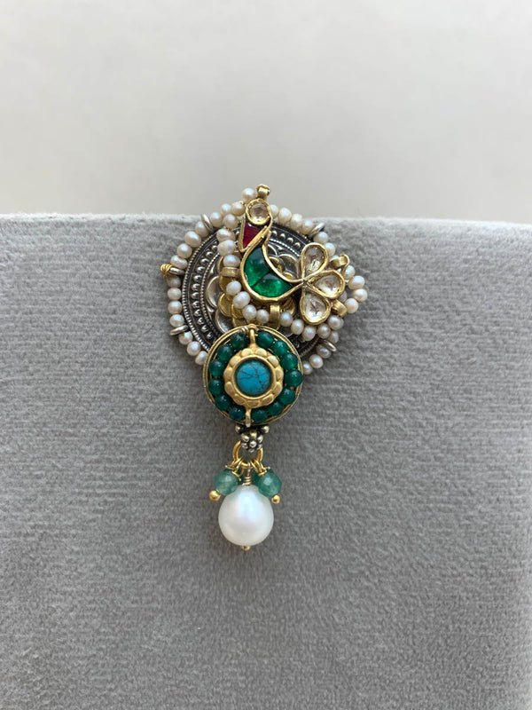 FE15  Maahru Silver Earrings