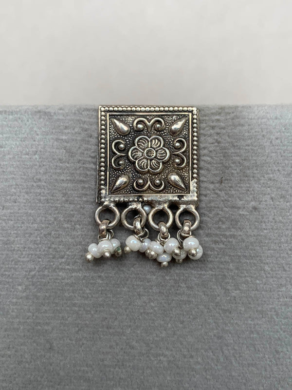 E1540  Maahru Silver Earrings