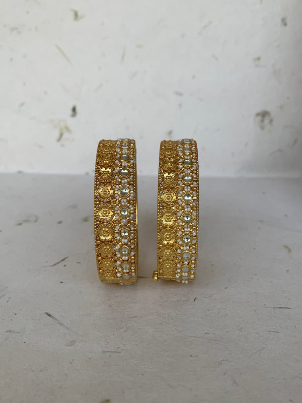 MB993W  White Antique Jadau Bangle