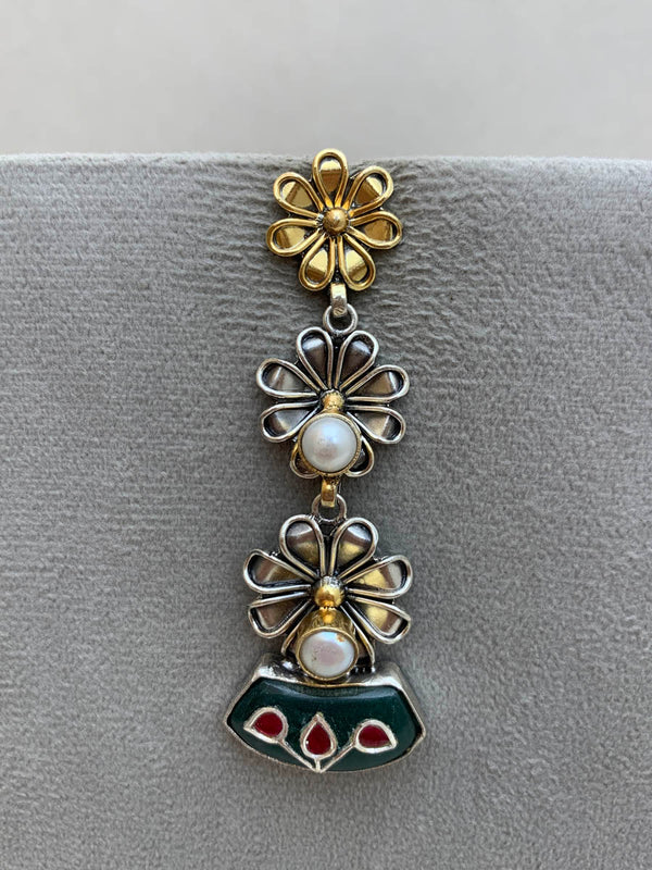 FE18  Maahru Silver Earrings