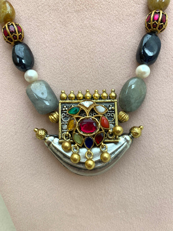 FS227  Maahru Silver Necklace