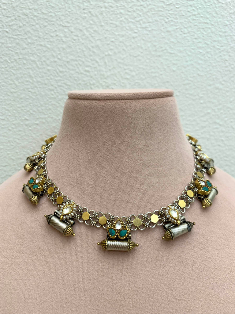 FS268 Maahru Silver Necklace