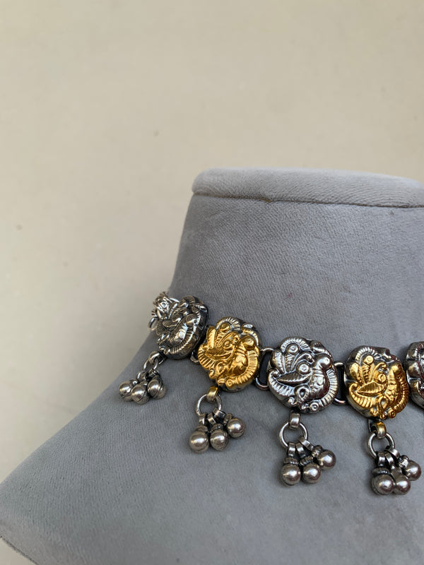 FS199  Maahru Silver Necklace