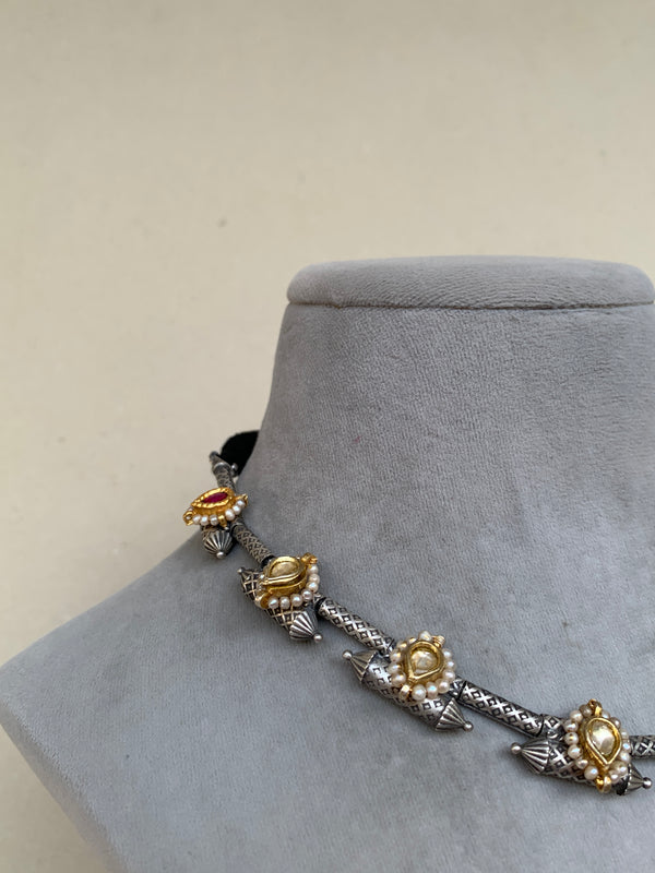 FS222  Maahru Silver Necklace