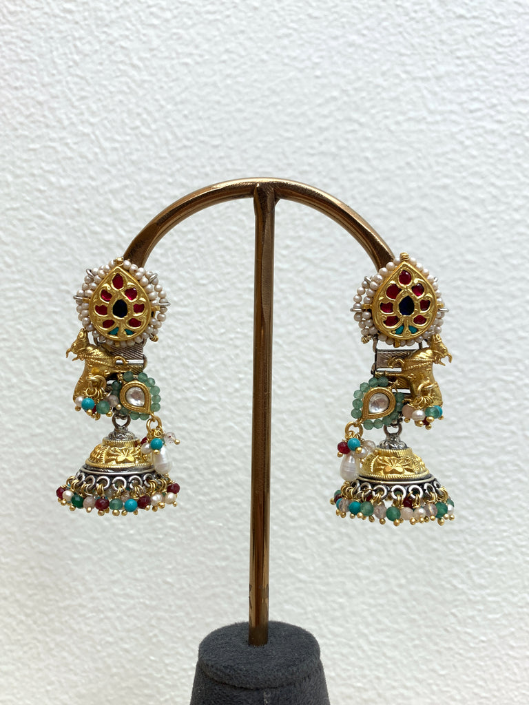 FE24  Maahru Silver Earrings