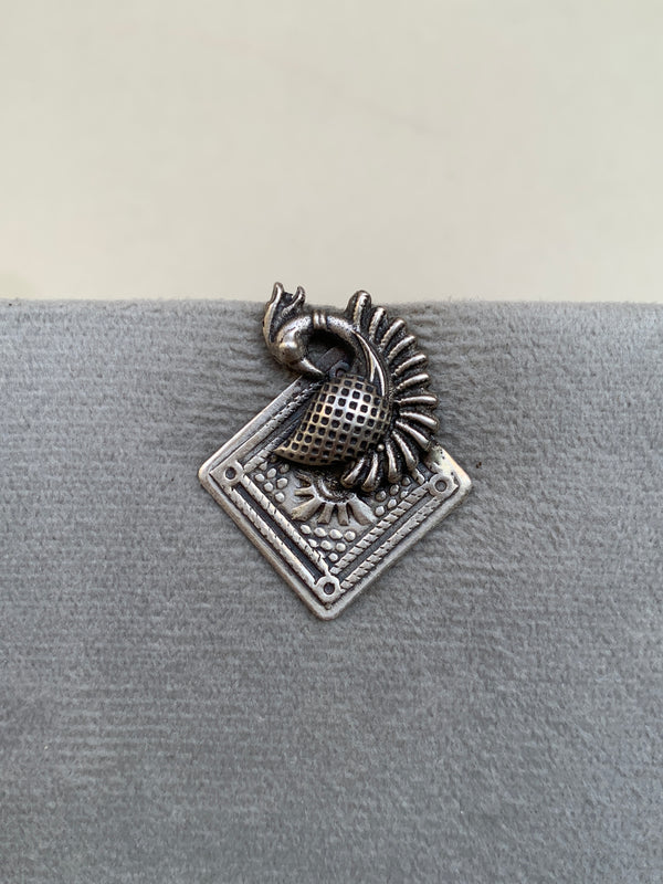 E1816  Maahru Silver Earrings