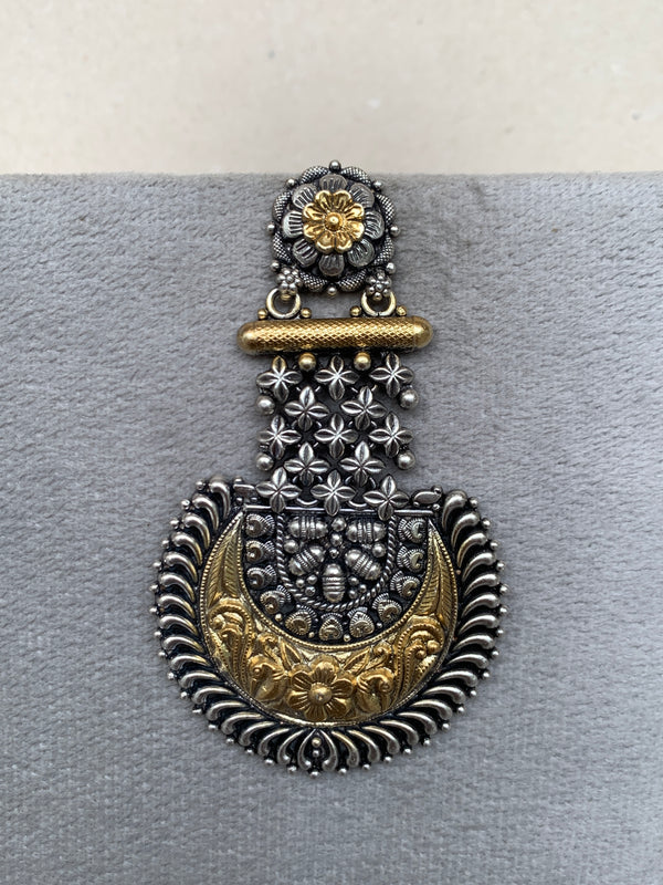 E1793 Maahru Silver Earrings