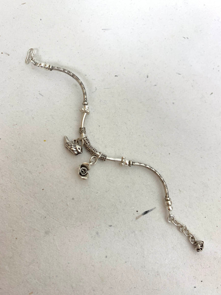 JB1030  Maahru Silver Bracelets