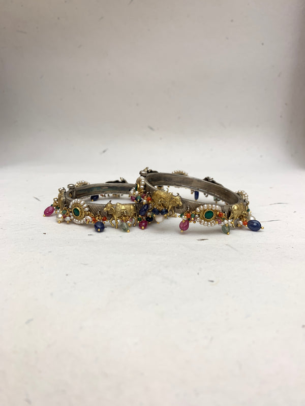 JB958 Maahru Antique Pair of Bangles