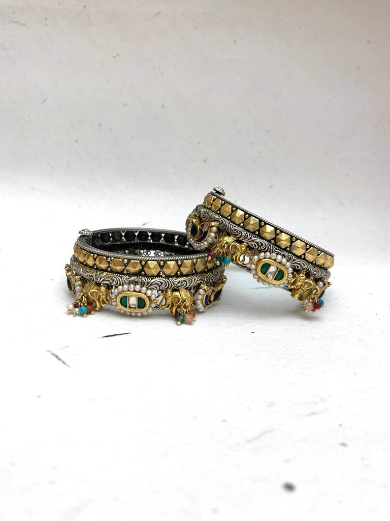 JB989  Maahru Antique Pair of Bangles