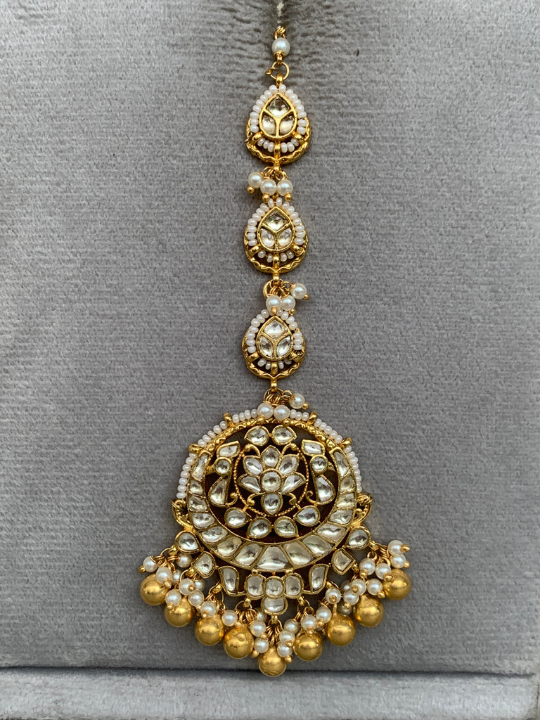 KK685 White Jadau Mangtikka