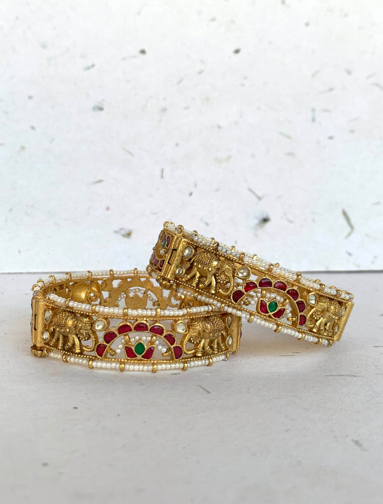 MB712 Jadau Antique Bangle