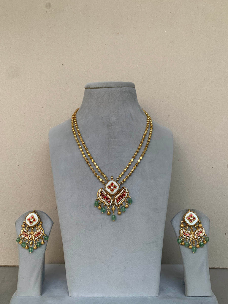 NR525 White Stone Jadau Set