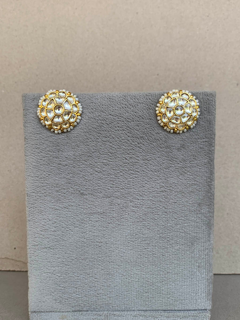 NT292 White Jadau Studs