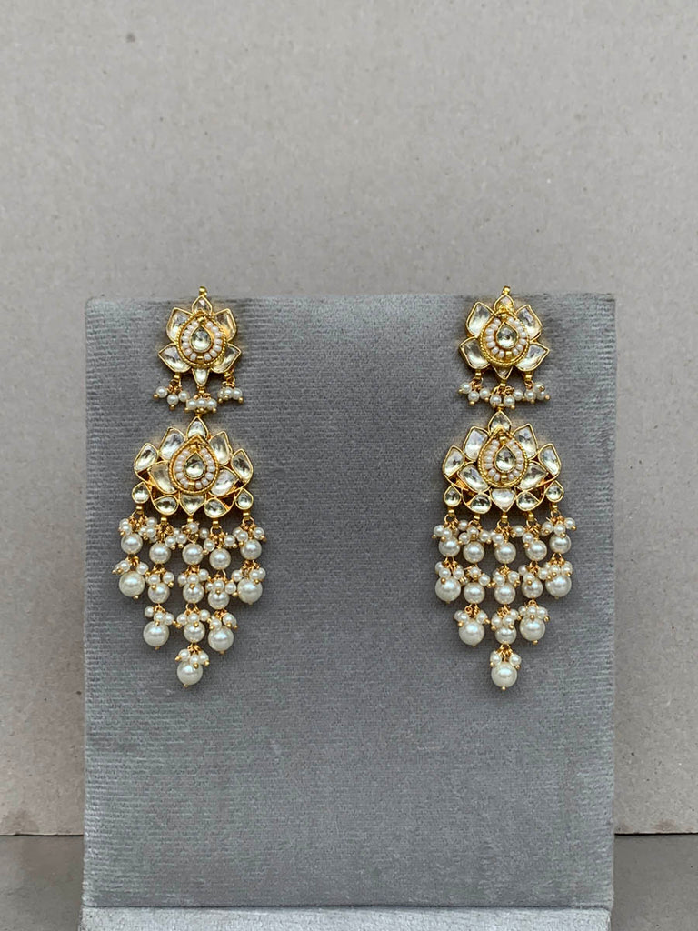 NT442 White Jadau Earrings