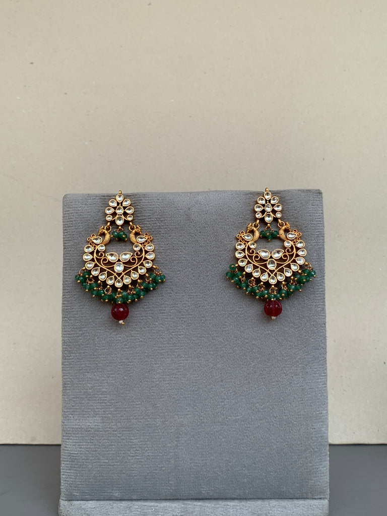 TN781 White Jadau Earrings