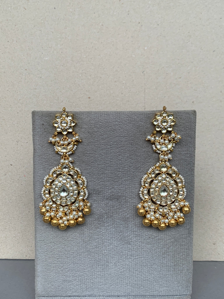 TN427 White Jadau Earrings