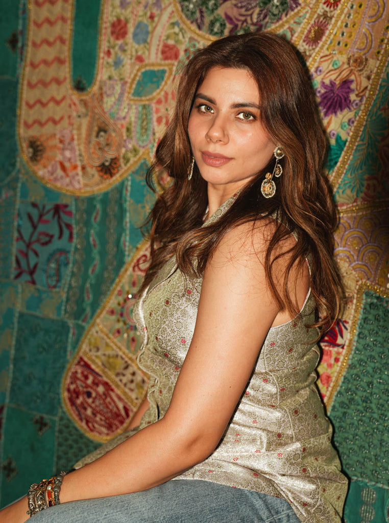 VedikaKaul Vyas in E1795 Maahru Silver Earrings