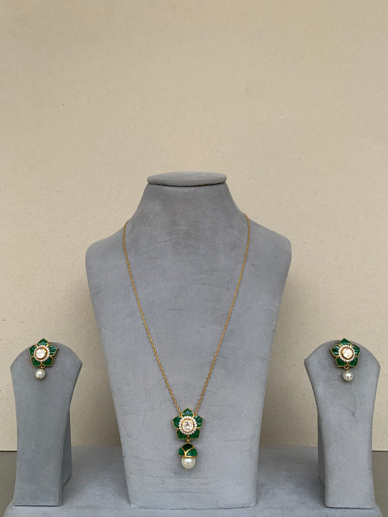 Z1141 Green Moissanite Set with Earrings